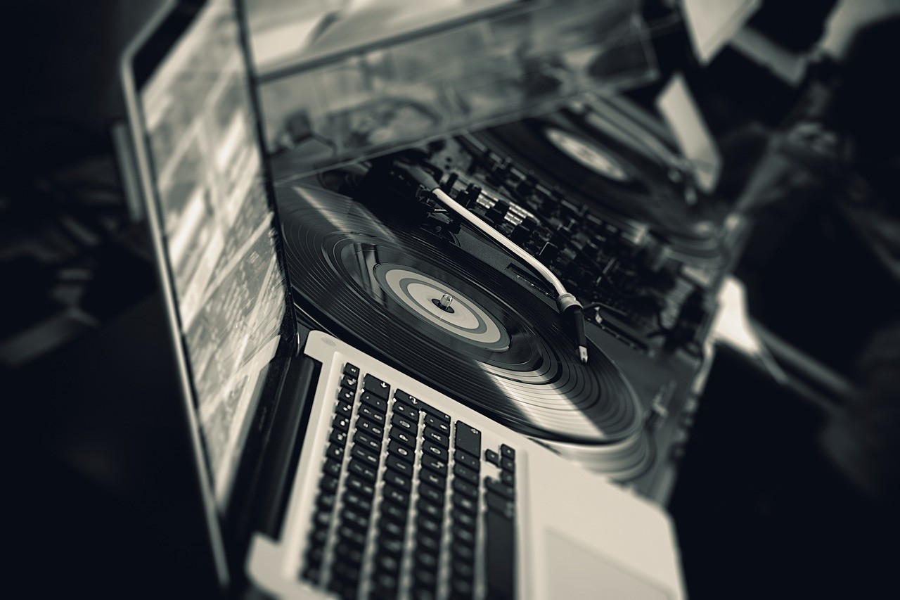 dj, music, turntable-1541429.jpg